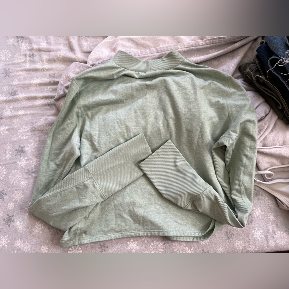 Long sleeve crop top